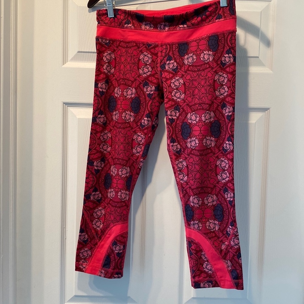 LULULEMON, Pink Yoga Crop